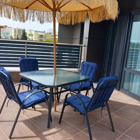 Apartman силви съни бийч плаза *